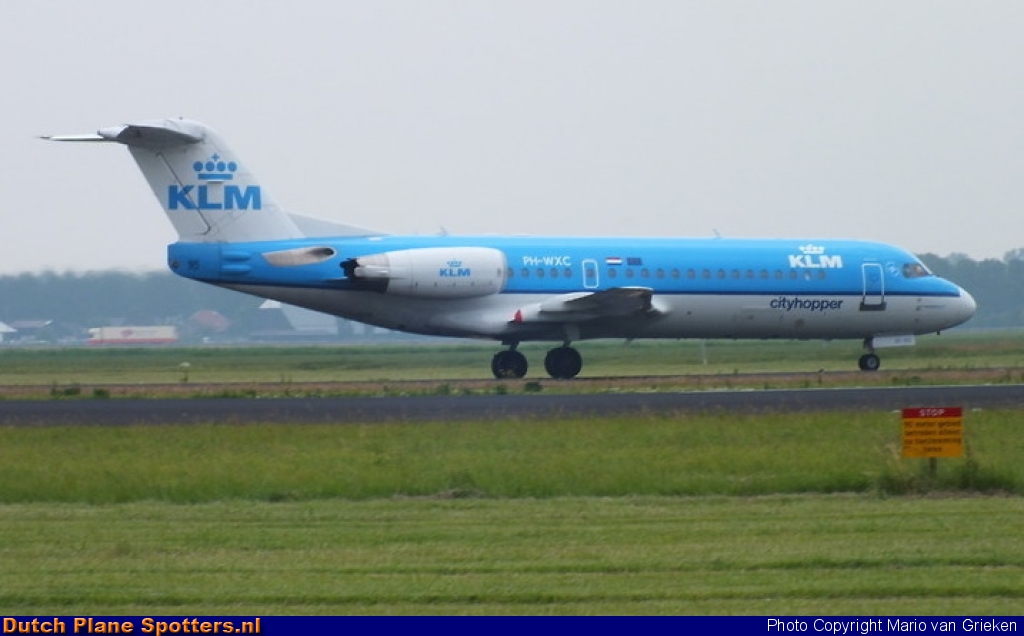 PH-WXC Fokker 70 KLM Cityhopper by MariovG