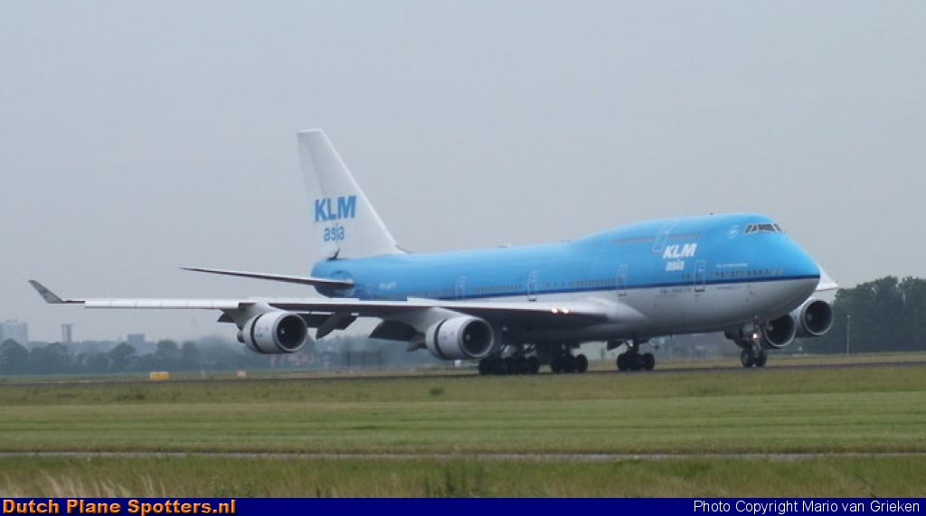 PH-BFY Boeing 747-400 KLM Asia by MariovG