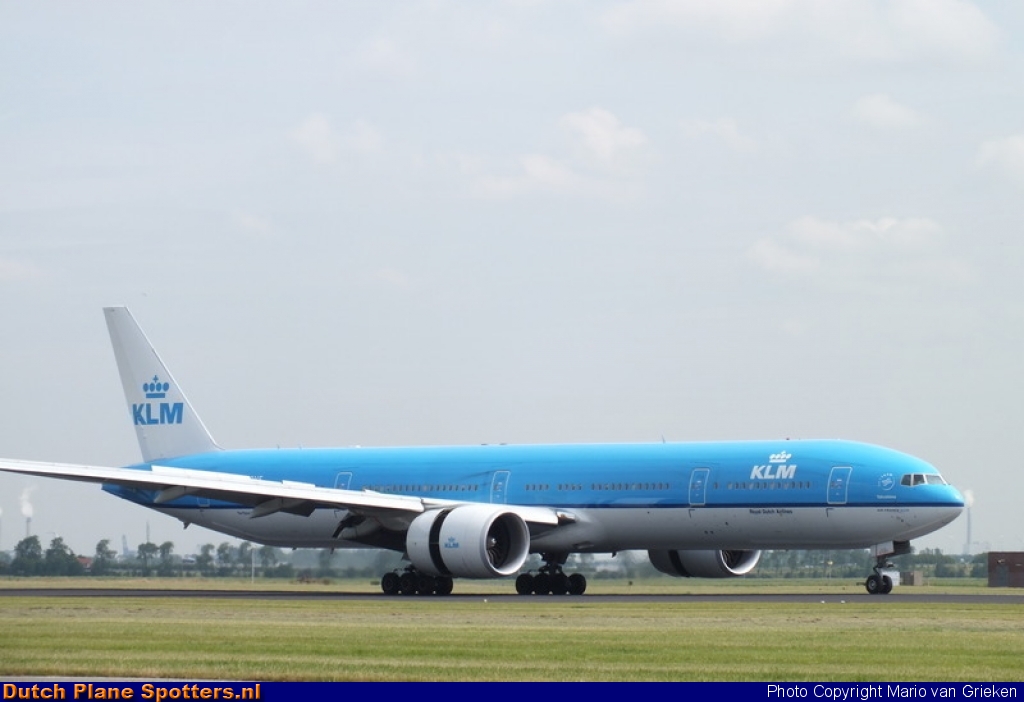 PH-BVF Boeing 777-300 KLM Royal Dutch Airlines by MariovG