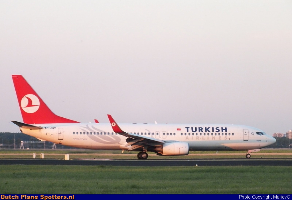 TC-JGV Boeing 737-800 Turkish Airlines by MariovG