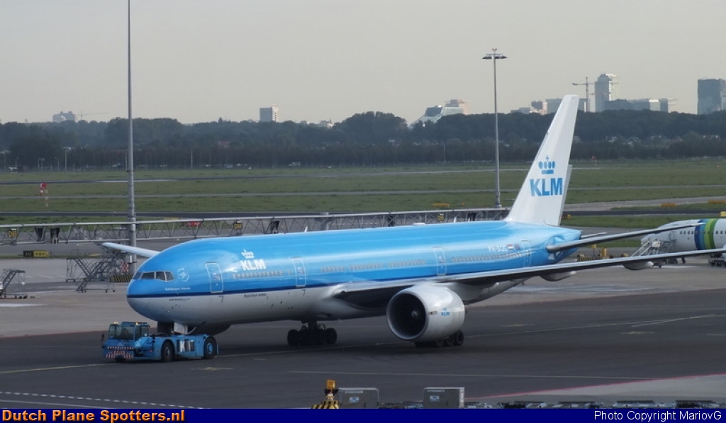 PH-BQG Boeing 777-200 KLM Royal Dutch Airlines by MariovG