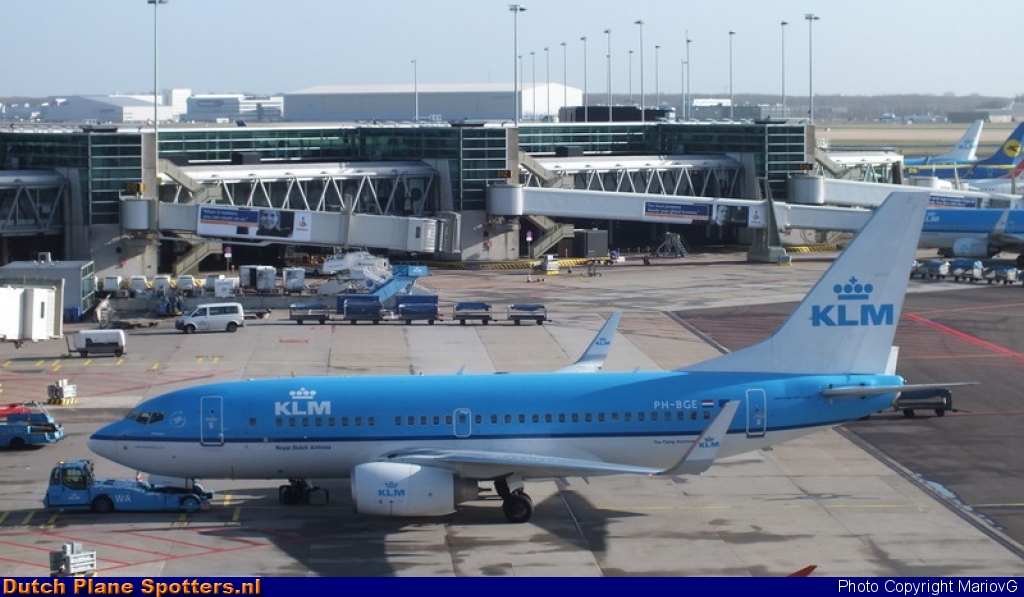 PH-BGE Boeing 737-700 KLM Royal Dutch Airlines by MariovG