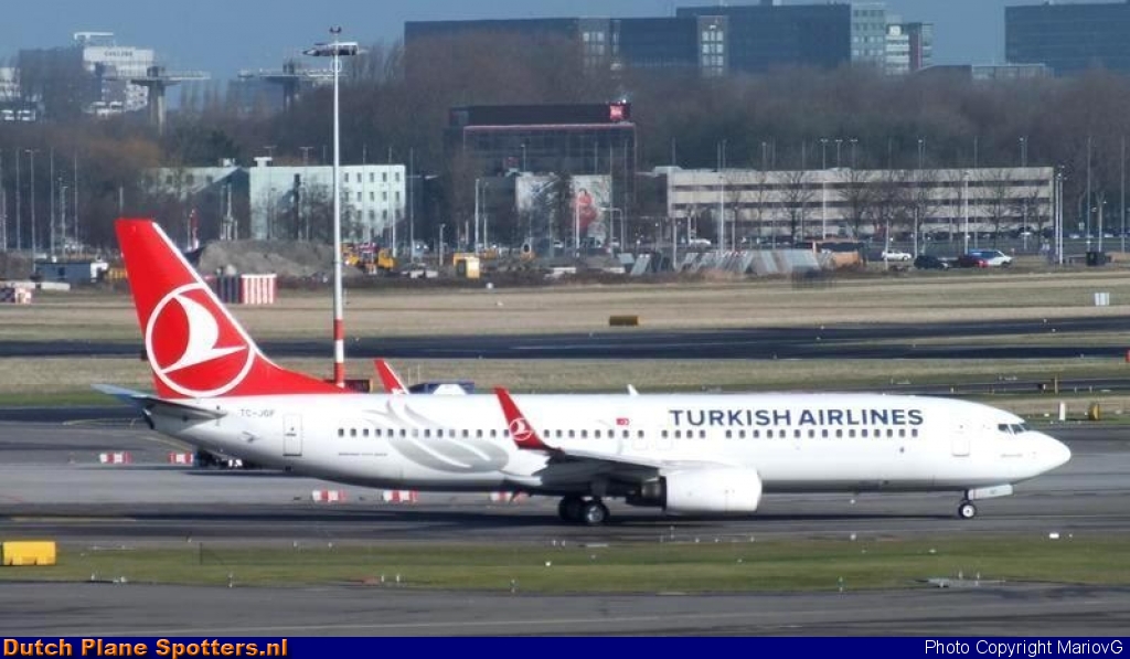 TC-JGF Boeing 737-800 Turkish Airlines by MariovG