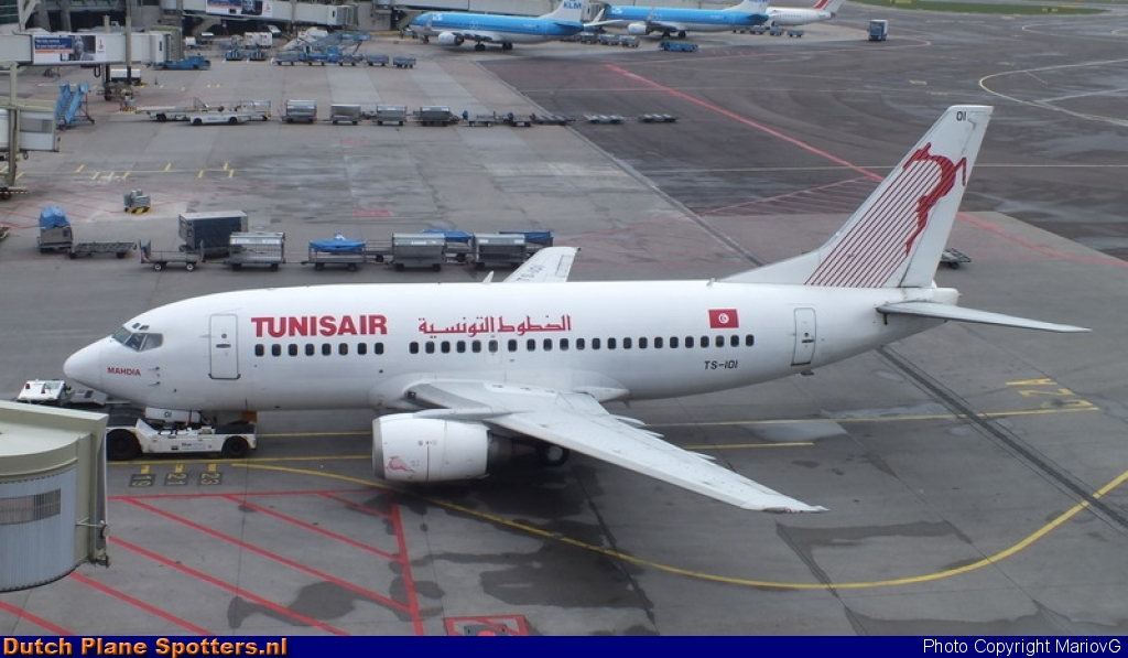 TS-IOI Boeing 737-500 Tunisair by MariovG