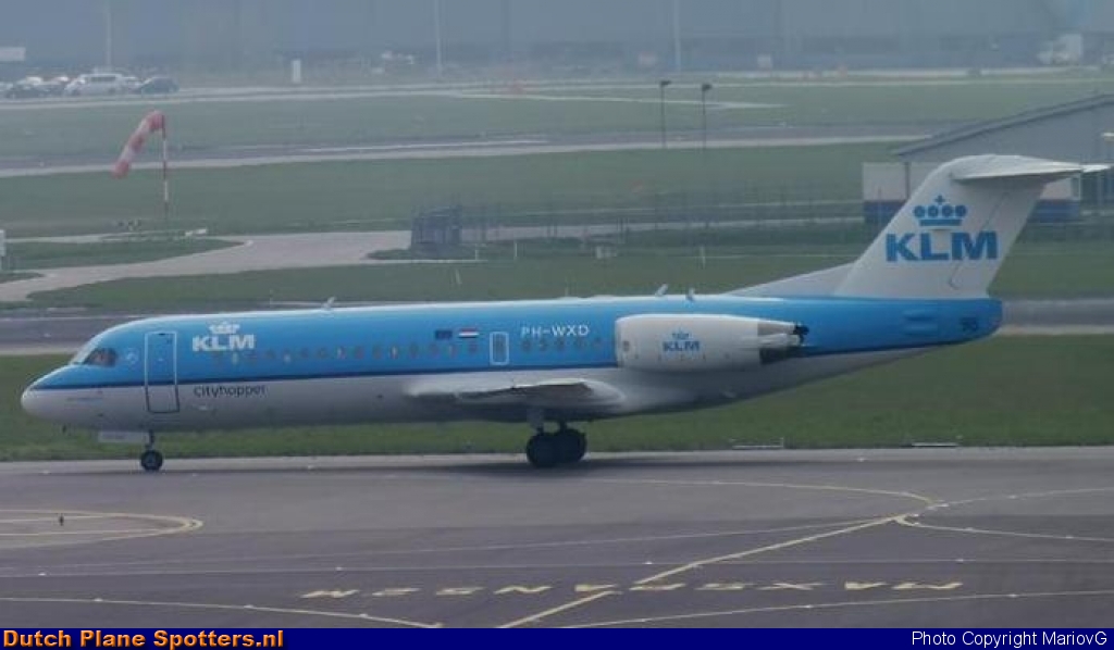 PH-WXD Fokker 70 KLM Cityhopper by MariovG