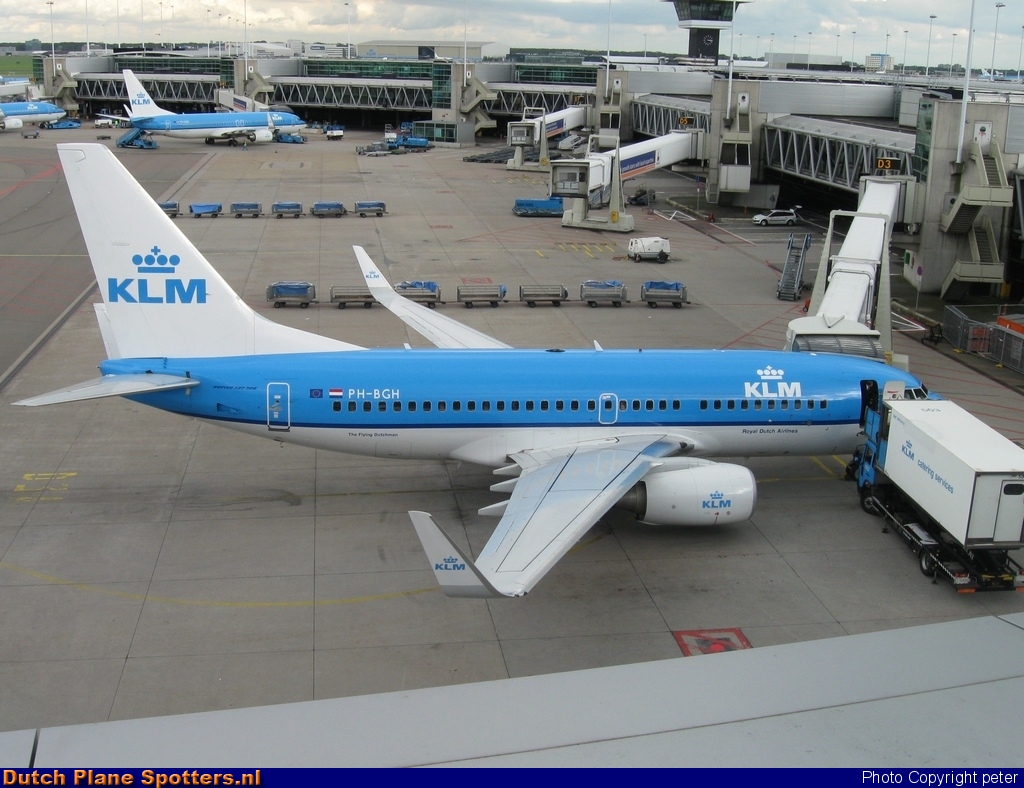 PH-BGH Boeing 737-700 KLM Royal Dutch Airlines by peter