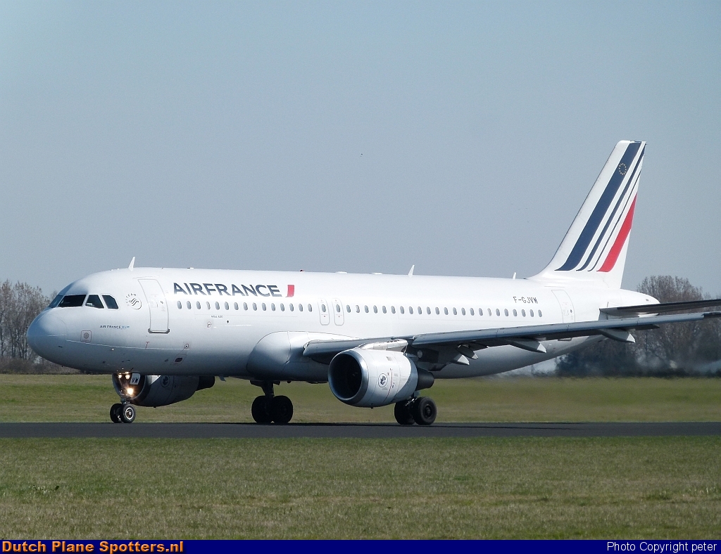 F-GJVW Airbus A320 Air France by peter