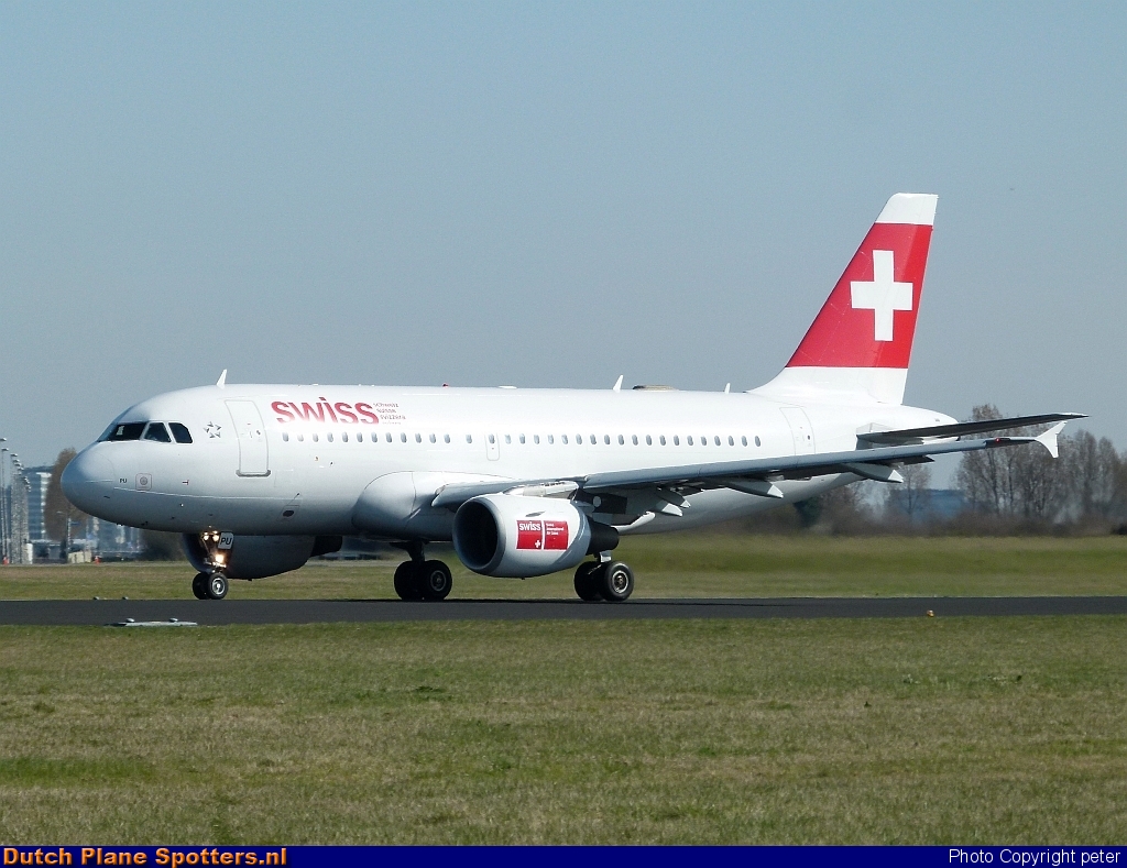 HB-IPU Airbus A319 Swiss International Air Lines by peter