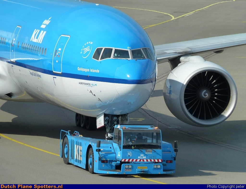 PH-BQG Boeing 777-200 KLM Royal Dutch Airlines by peter