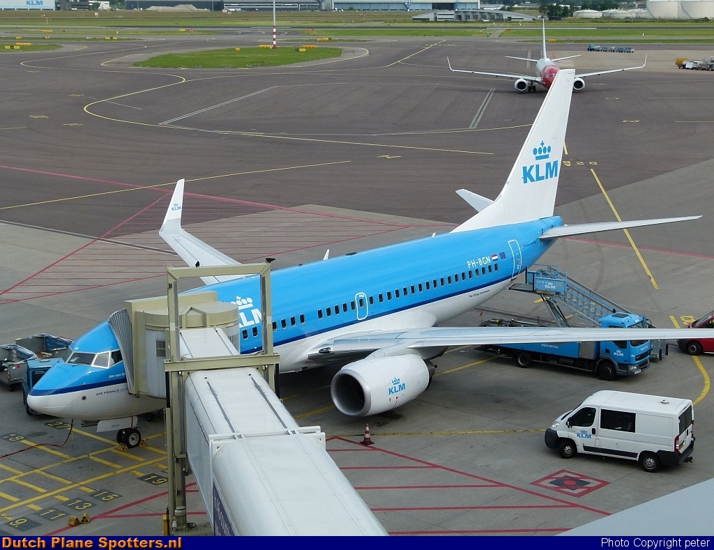 PH-BGN Boeing 737-700 KLM Royal Dutch Airlines by peter