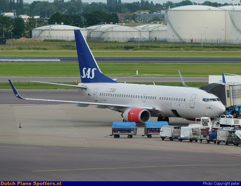 LN-TUM Boeing 737-500 SAS Scandinavian Airlines by peter