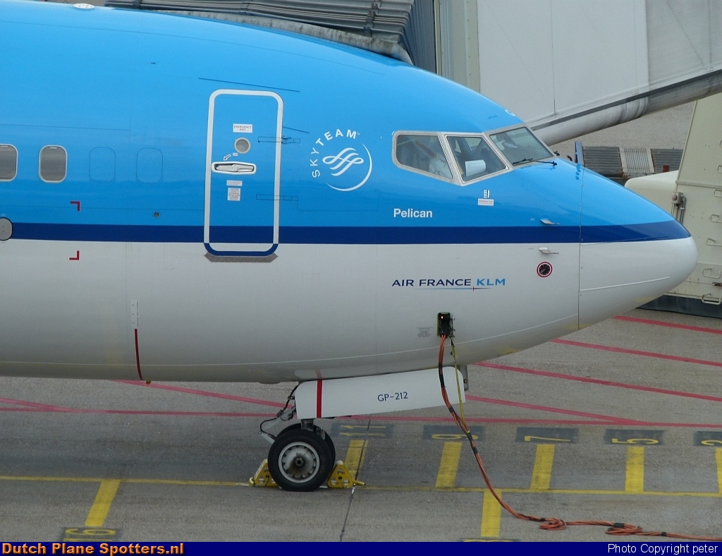 PH-BGP Boeing 737-700 KLM Royal Dutch Airlines by peter