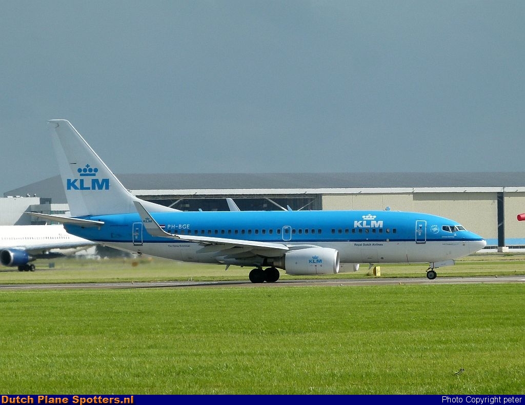 PH-BGE Boeing 737-700 KLM Royal Dutch Airlines by peter