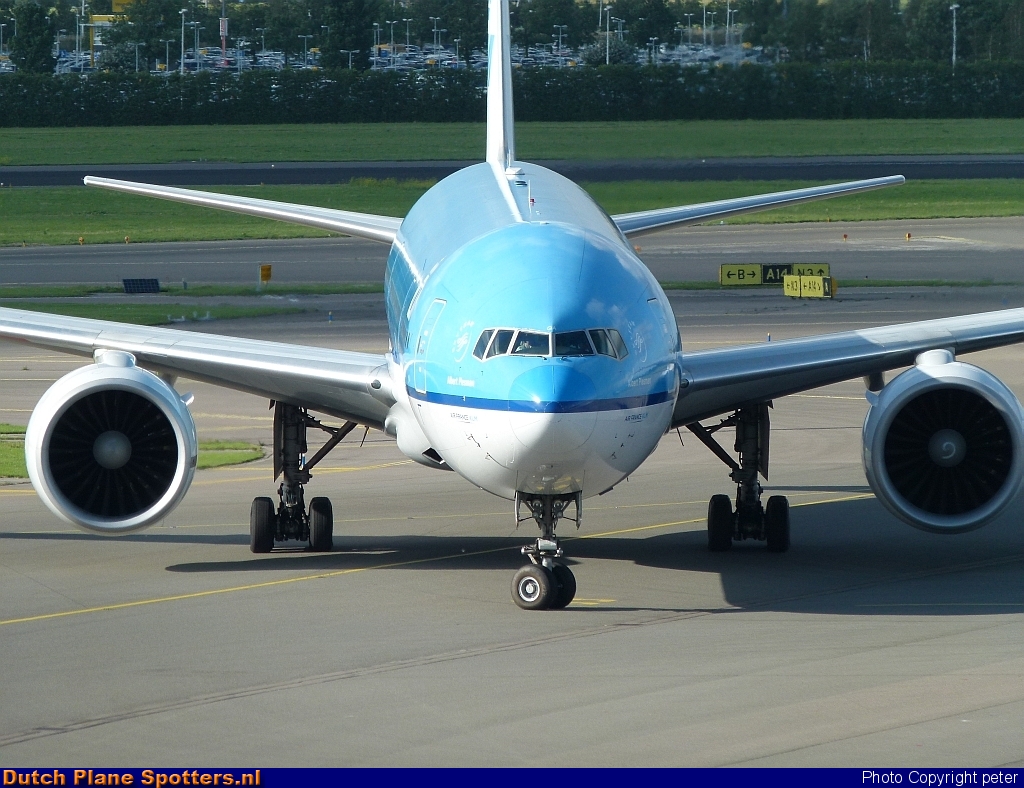 PH-BQA Boeing 777-200 KLM Royal Dutch Airlines by peter