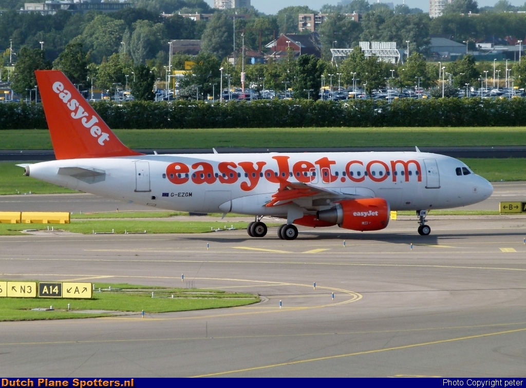 G-EZGM Airbus A319 easyJet by peter