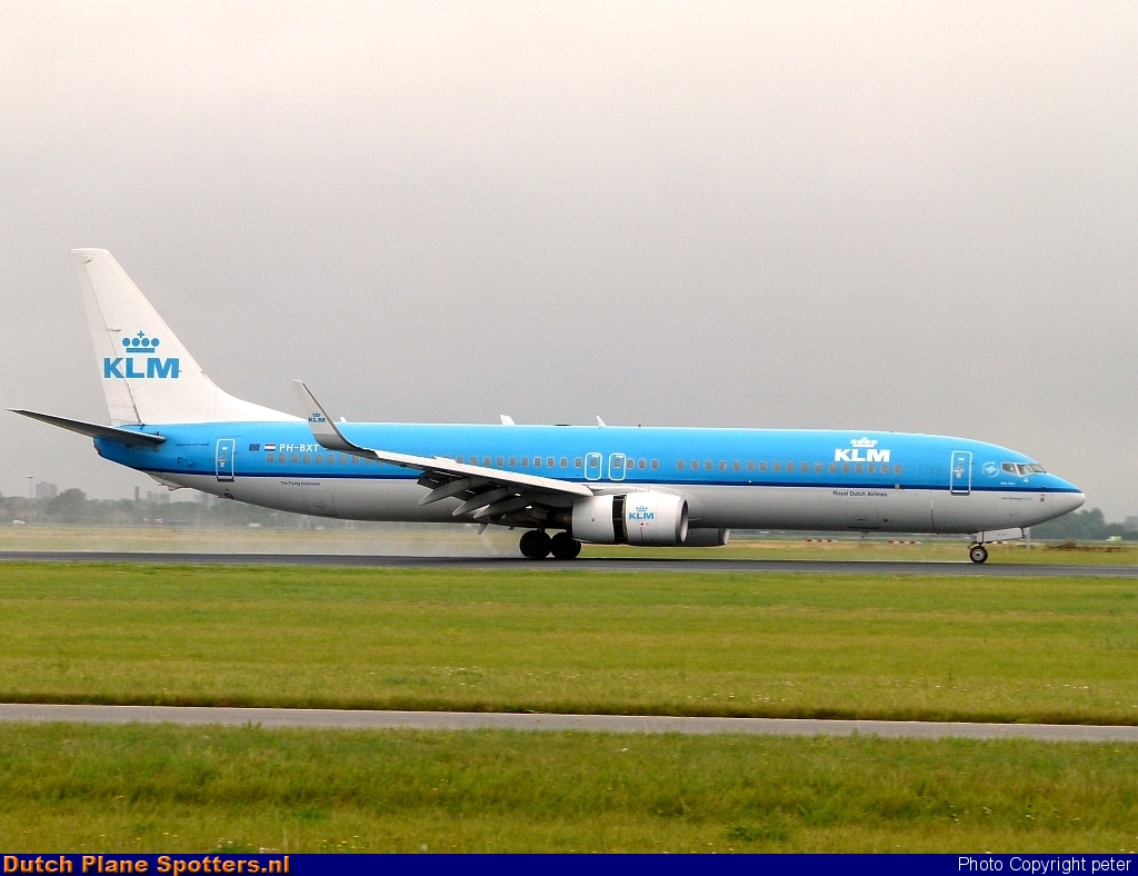 PH-BXT Boeing 737-900 KLM Royal Dutch Airlines by peter