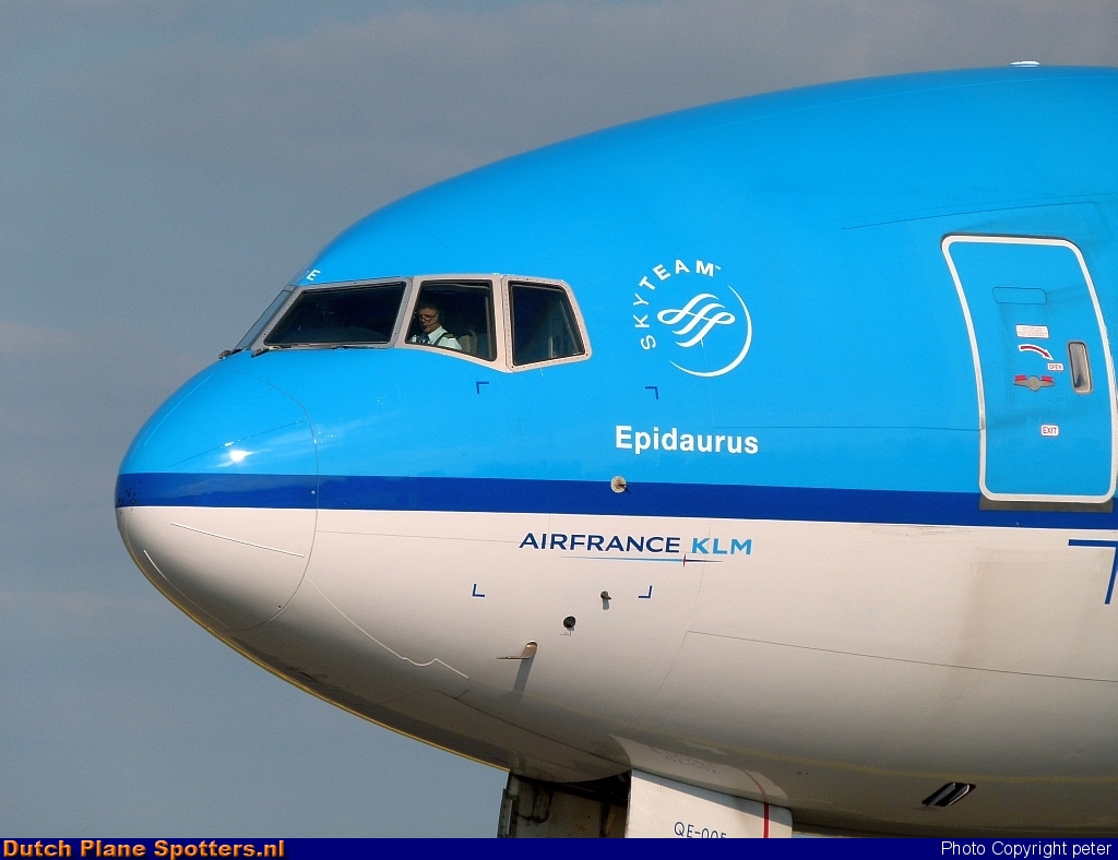 PH-BQE Boeing 777-200 KLM Royal Dutch Airlines by peter
