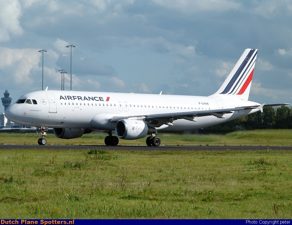 F-GHQK Airbus A320 Air France by peter