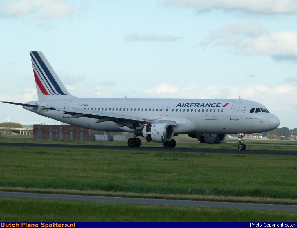 F-GFKM Airbus A320 Air France by peter