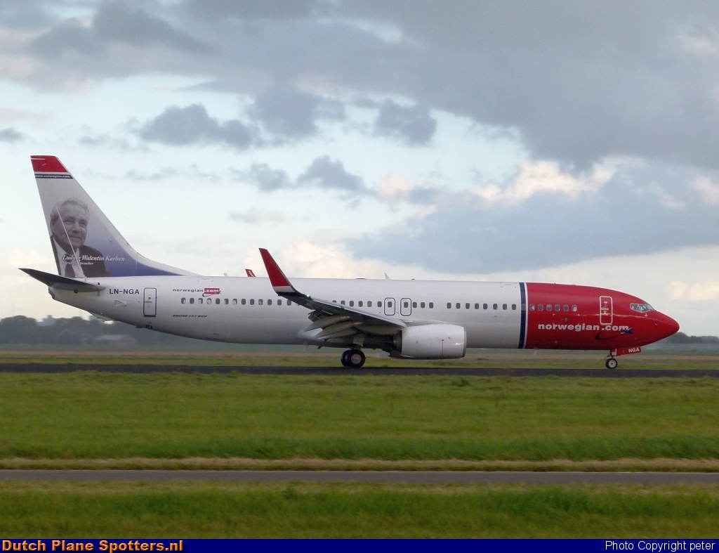 LN-NGA Boeing 737-800 Norwegian Air Shuttle by peter