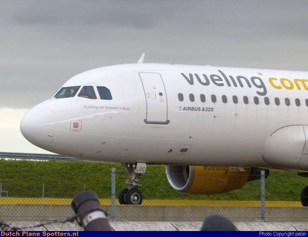 EC-LOC Airbus A320 Vueling.com by peter