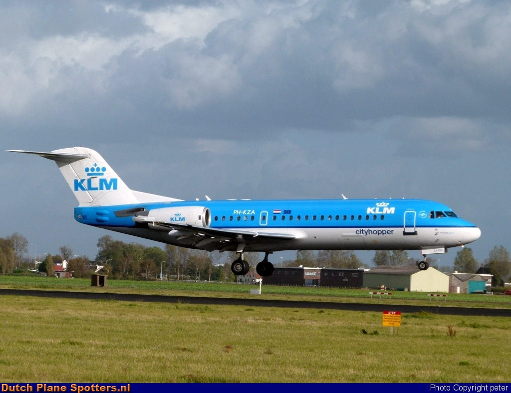 PH-KZA Fokker 70 KLM Cityhopper by peter
