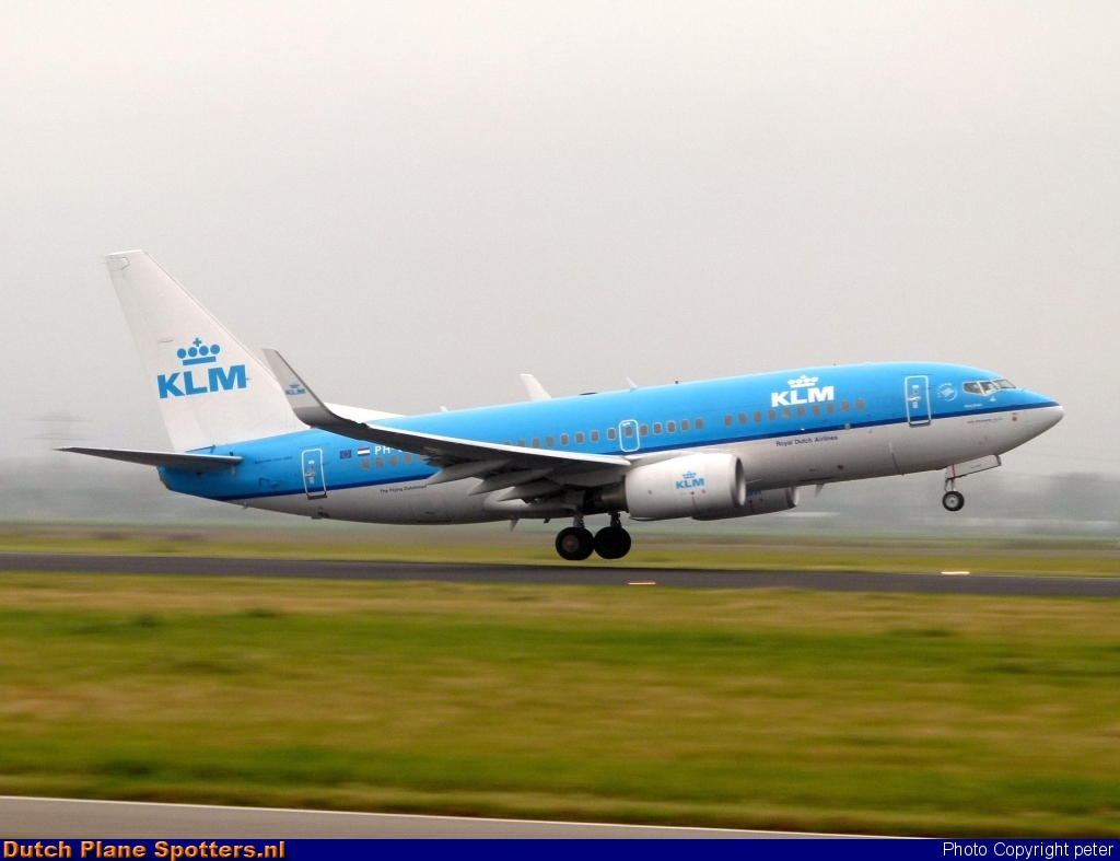 PH-BGG Boeing 737-700 KLM Royal Dutch Airlines by peter