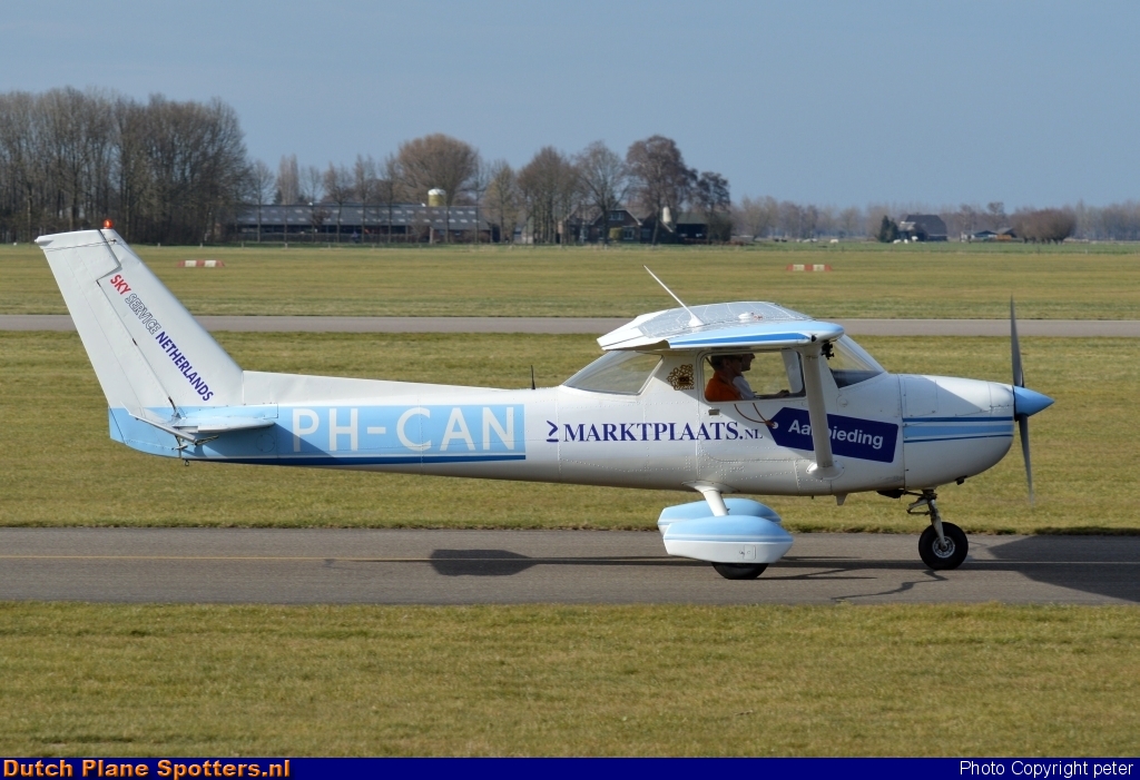PH-CAN Cessna 150 AerialMedia Luchtreclame by peter