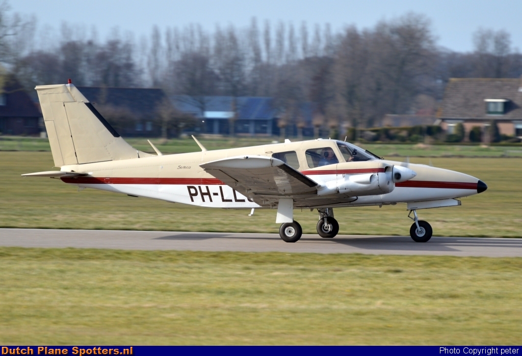 PH-LLU Piper PA-34-200 R.D. Aalbers Beheer B.V. by peter