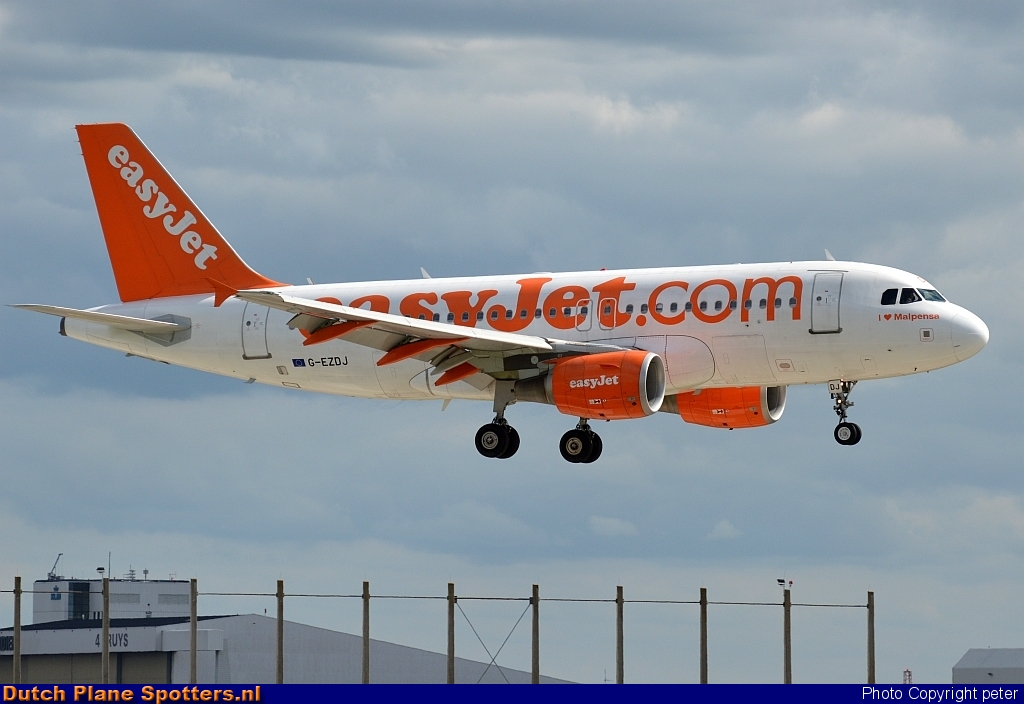 G-EZDJ Airbus A319 easyJet by peter