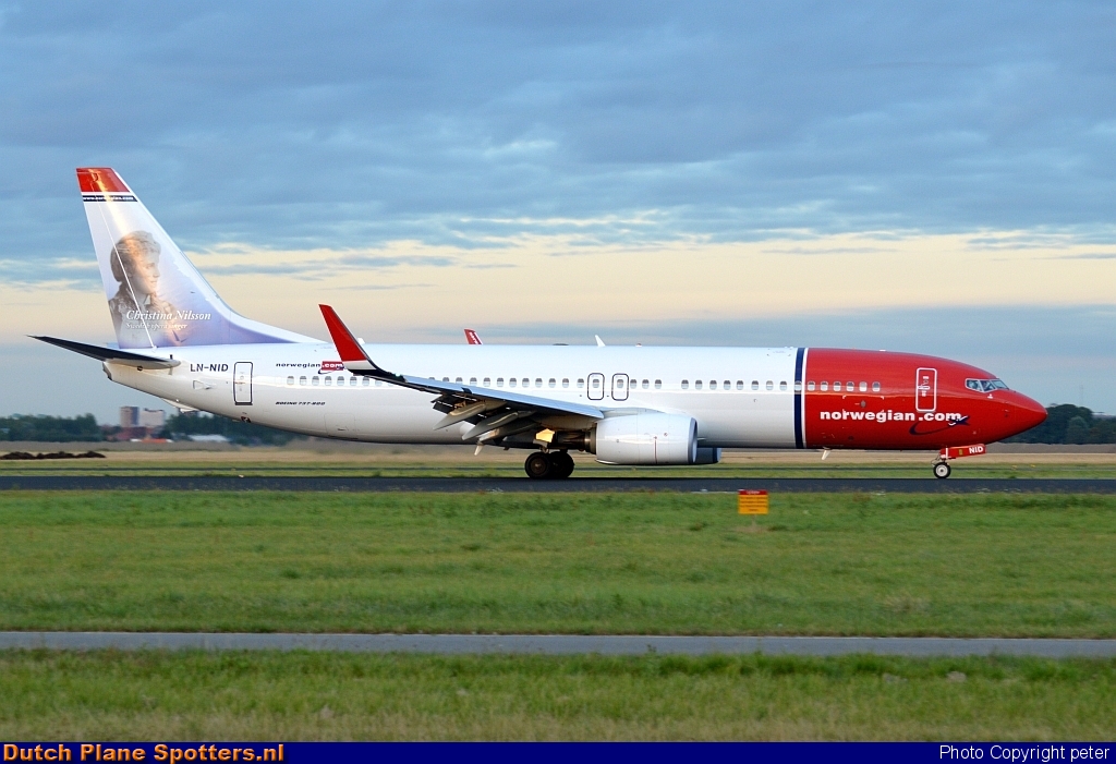 LN-NID Boeing 737-800 Norwegian Air Shuttle by peter