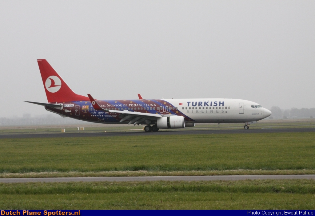 TC-JGY Boeing 737-800 Turkish Airlines by Ewout Pahud