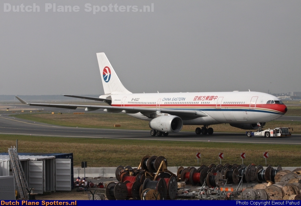 B-6I22 Airbus A330-200 China Eastern Airlines by Ewout Pahud