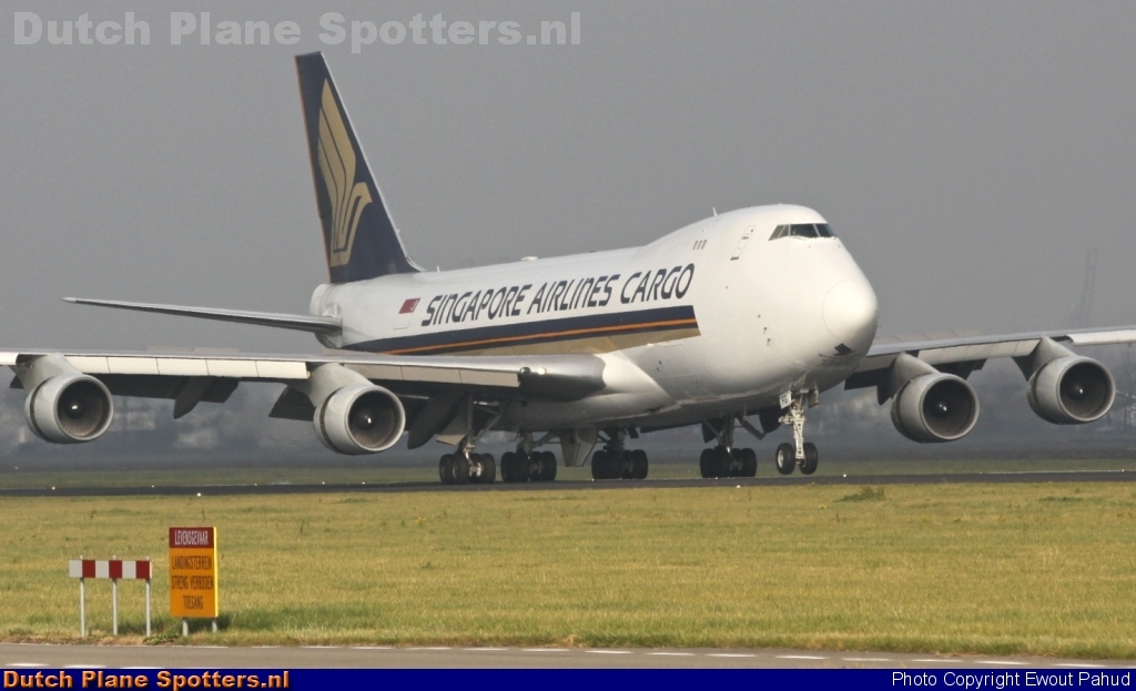 9V-SFG Boeing 747-400 Singapore Airlines Cargo by Ewout Pahud