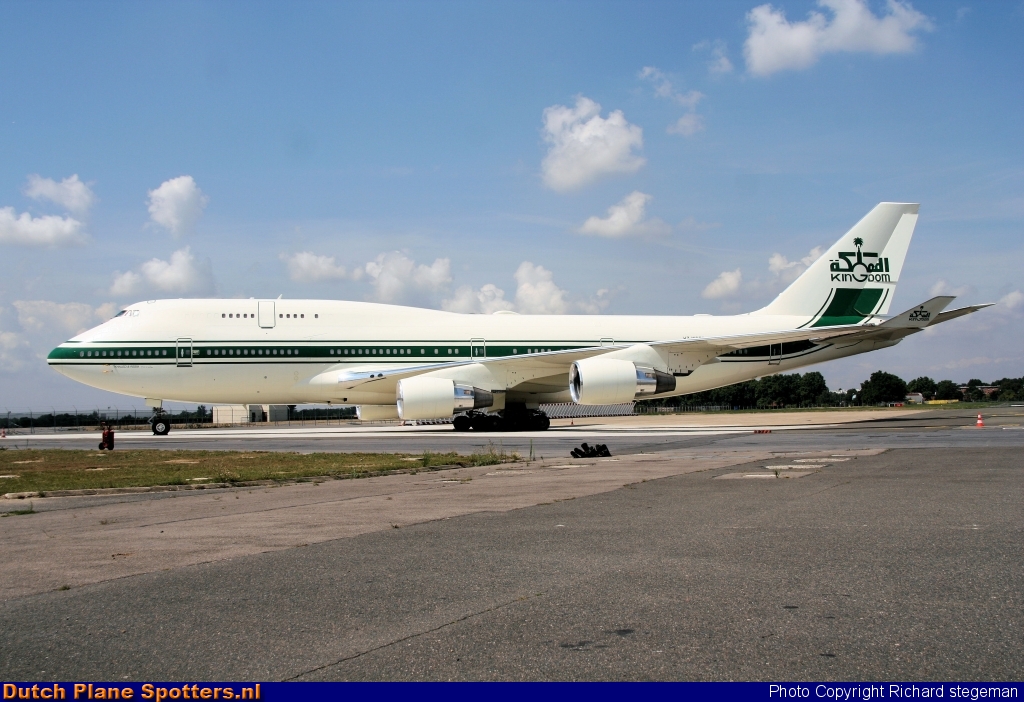 HZ-WBT7 Boeing 747-400 Kingdom Holding by Richard stegeman