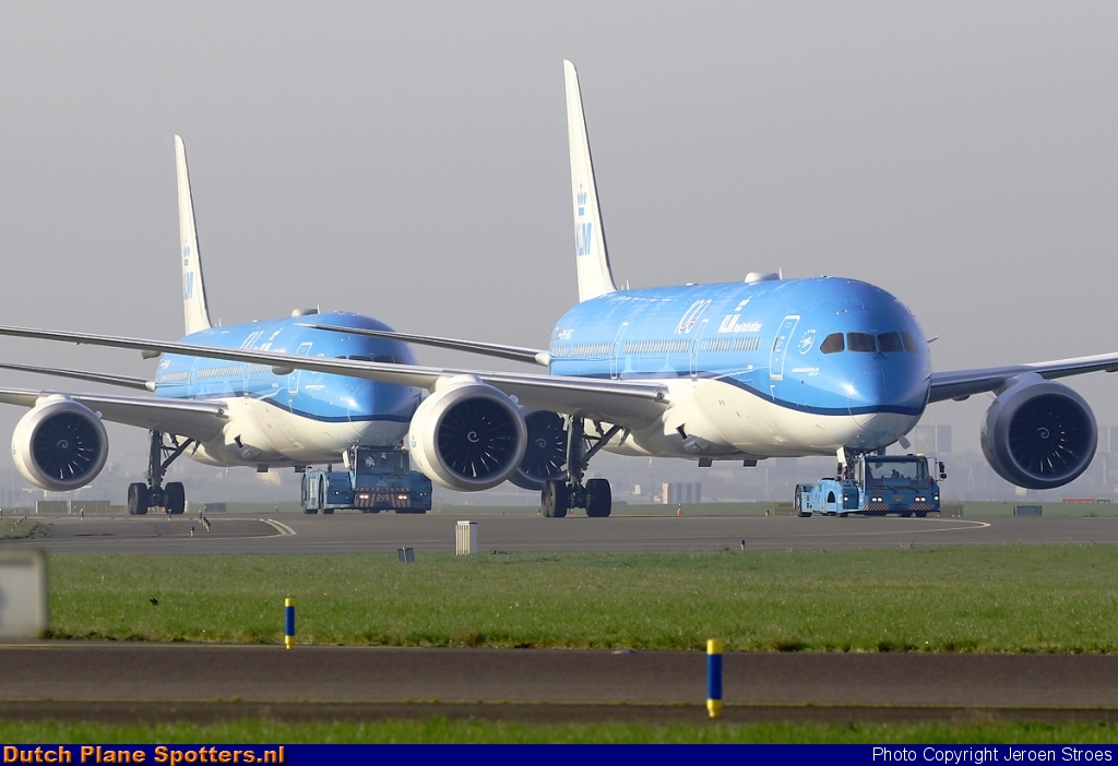 PH-BKG Boeing 787-10 Dreamliner KLM Royal Dutch Airlines by Jeroen Stroes