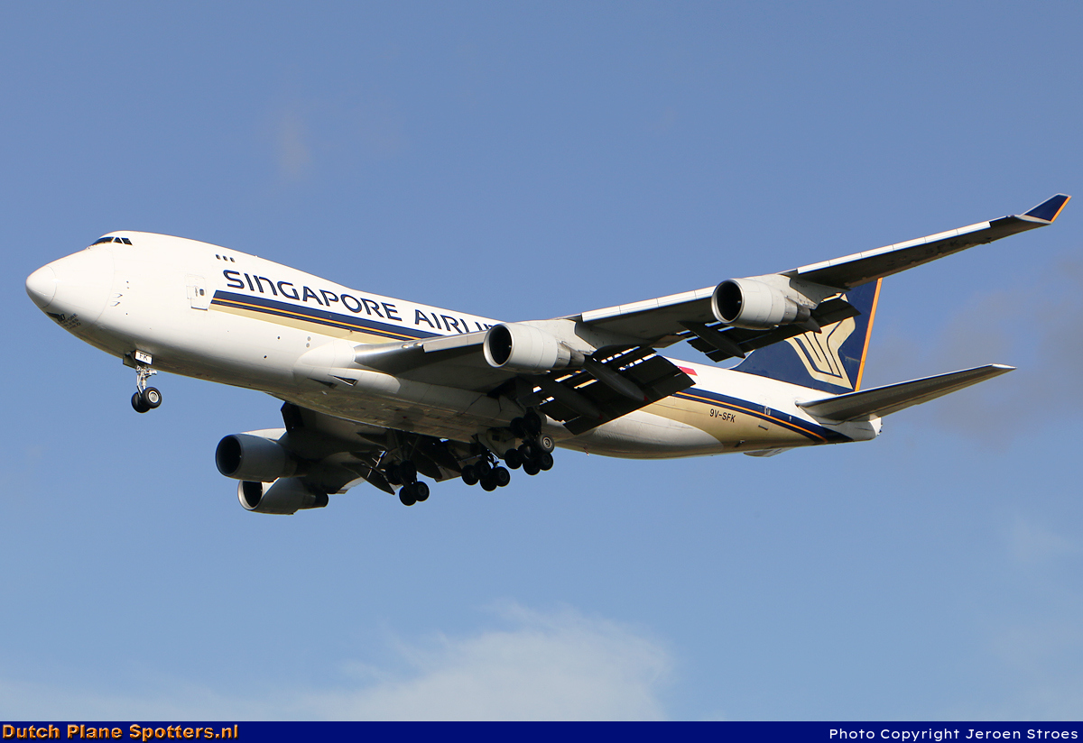 9V-SFK Boeing 747-400 Singapore Airlines Cargo by Jeroen Stroes