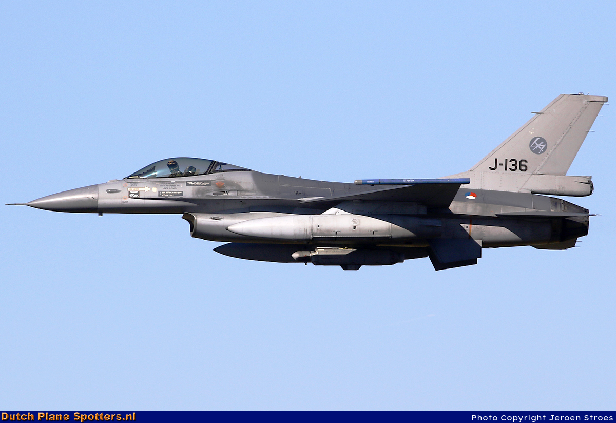 J-136 General Dynamics F-16 Fighting Falcon MIL - Dutch Royal Air Force by Jeroen Stroes