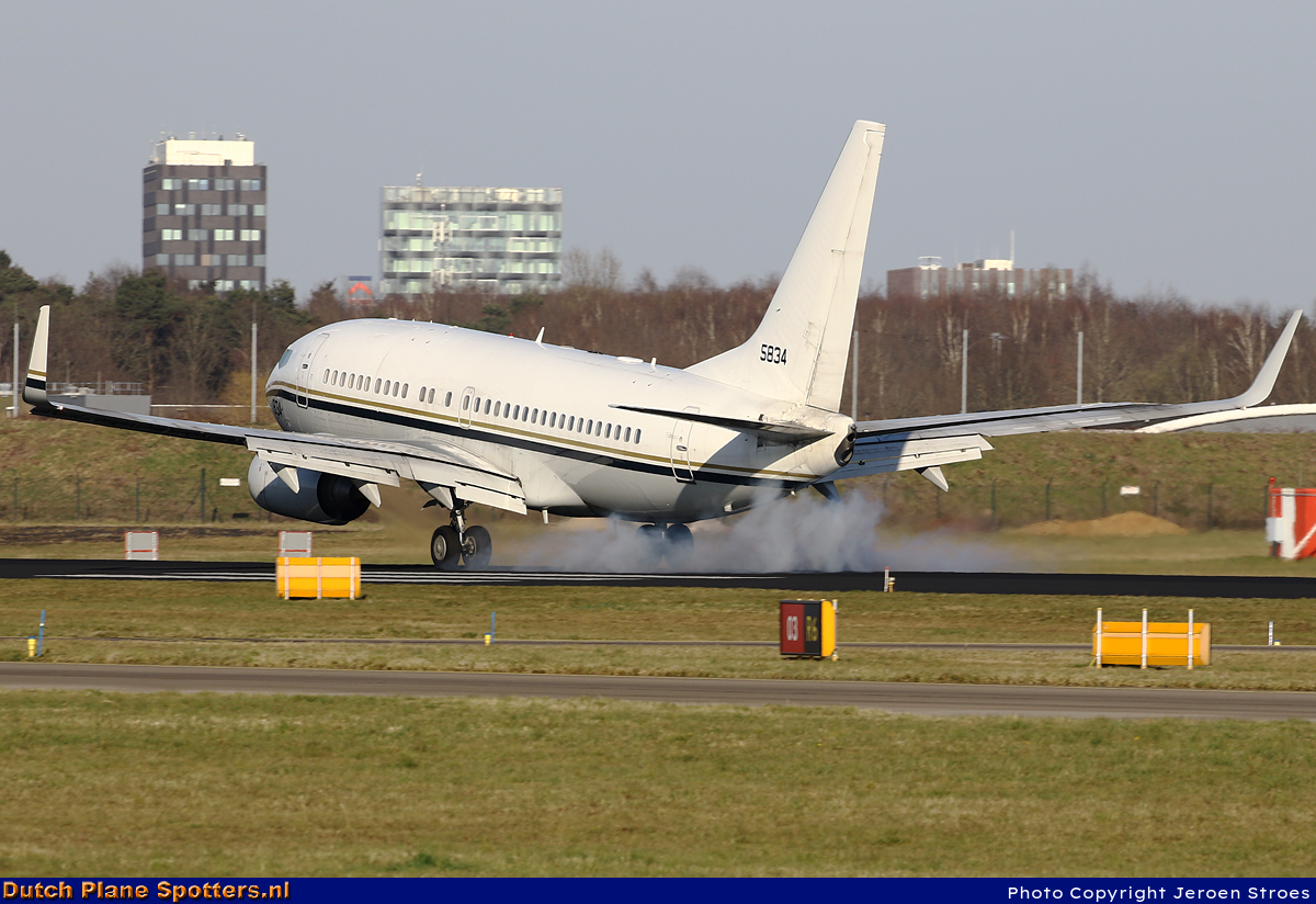 165834 Boeing 737-700 (C-40) MIL - US Navy by Jeroen Stroes