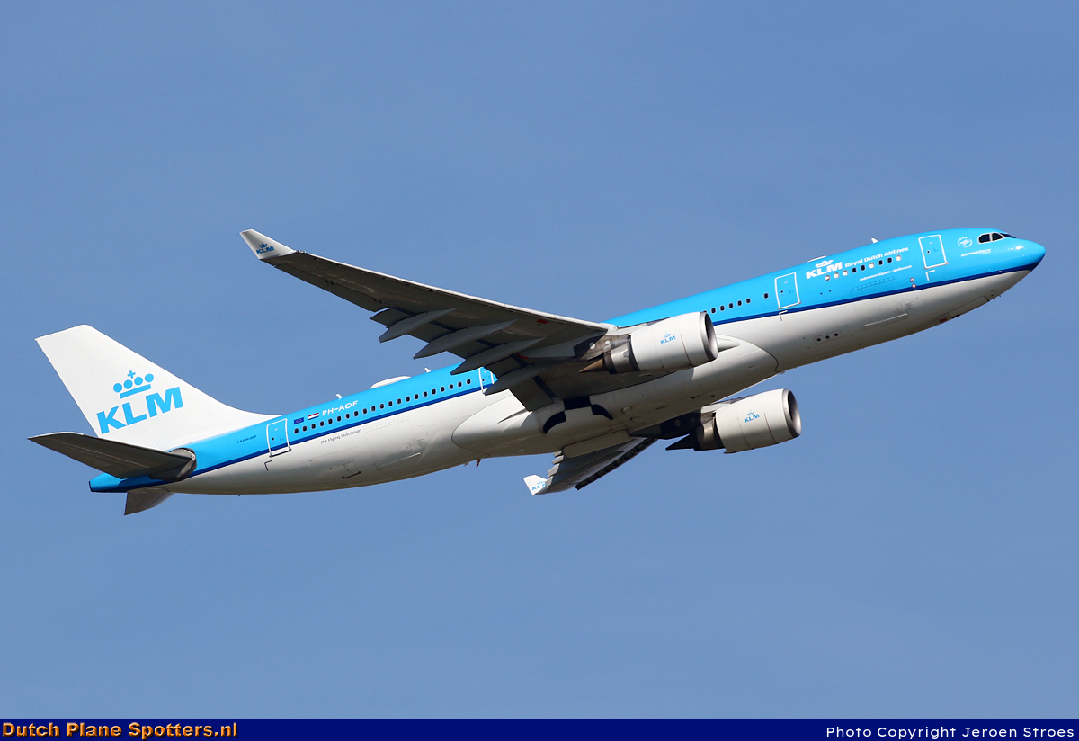 PH-AOF Airbus A330-200 KLM Royal Dutch Airlines by Jeroen Stroes