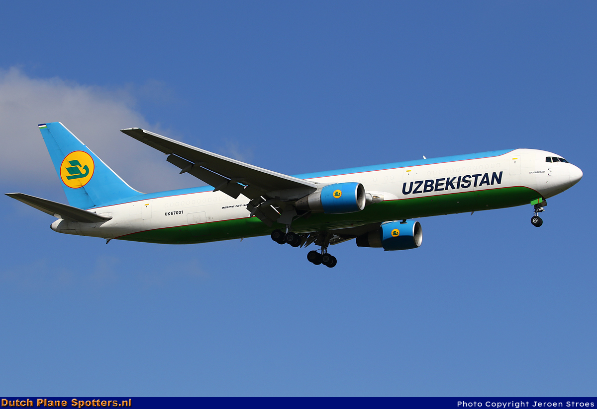 UK67001 Boeing 767-300 Uzbekistan Airways by Jeroen Stroes