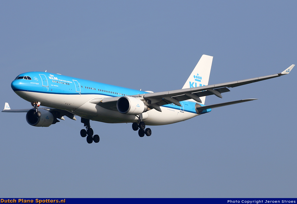 PH-AOA Airbus A330-200 KLM Royal Dutch Airlines by Jeroen Stroes