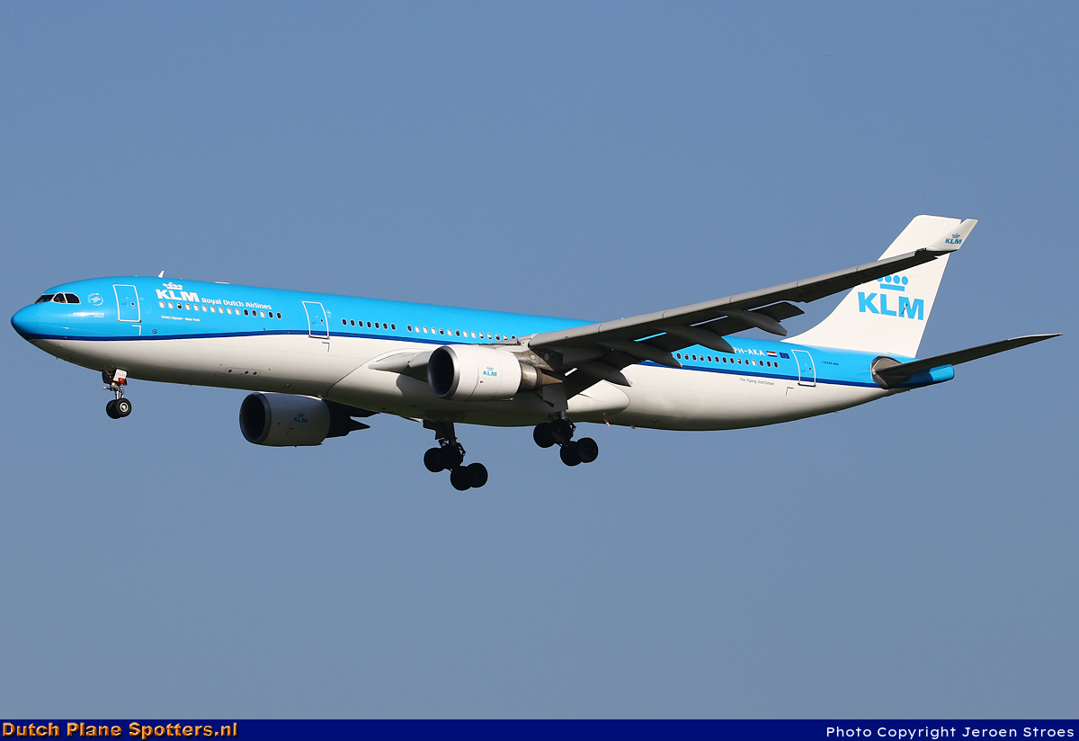 PH-AKA Airbus A330-300 KLM Royal Dutch Airlines by Jeroen Stroes