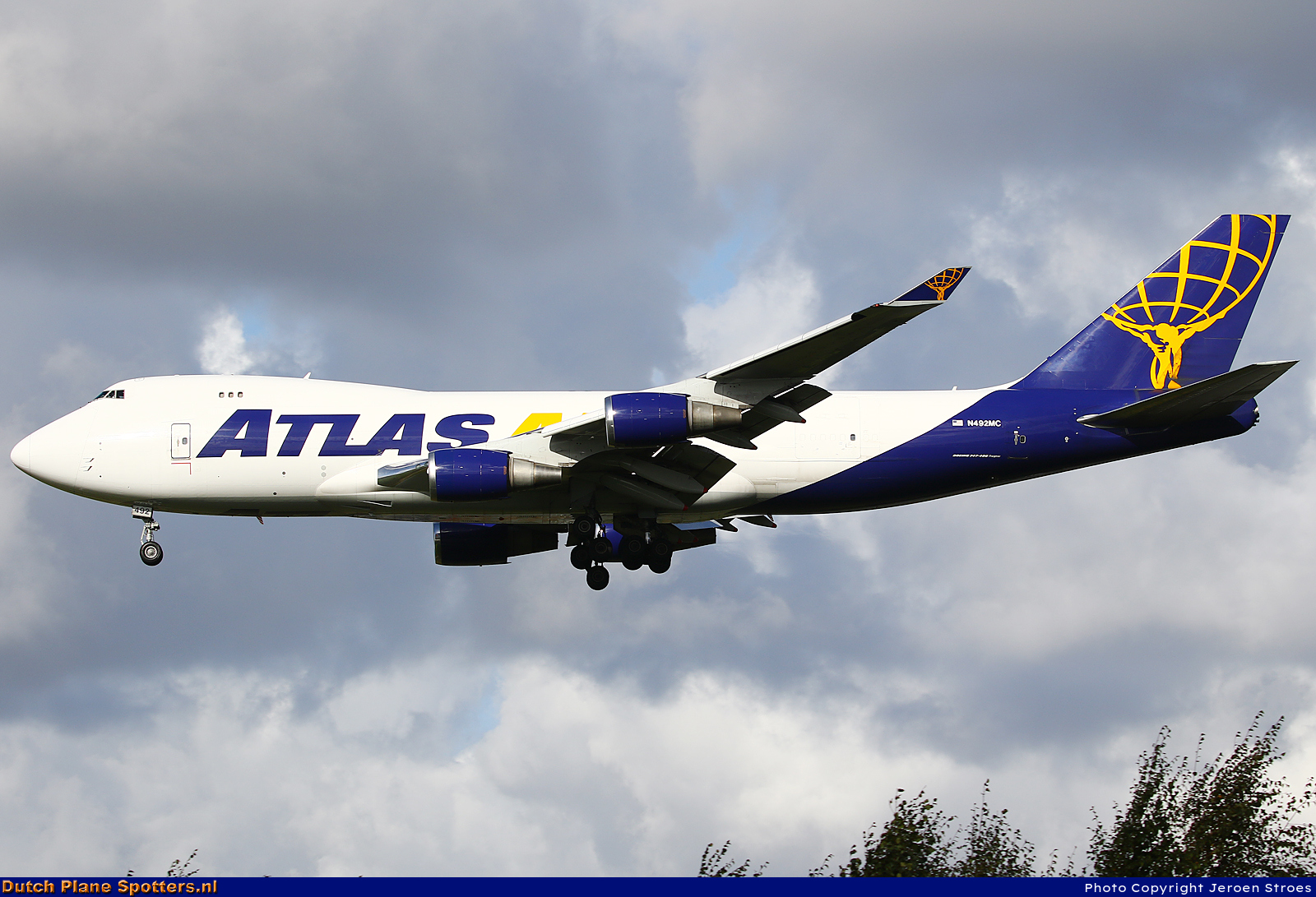 N492MC Boeing 747-400 Atlas Air by Jeroen Stroes