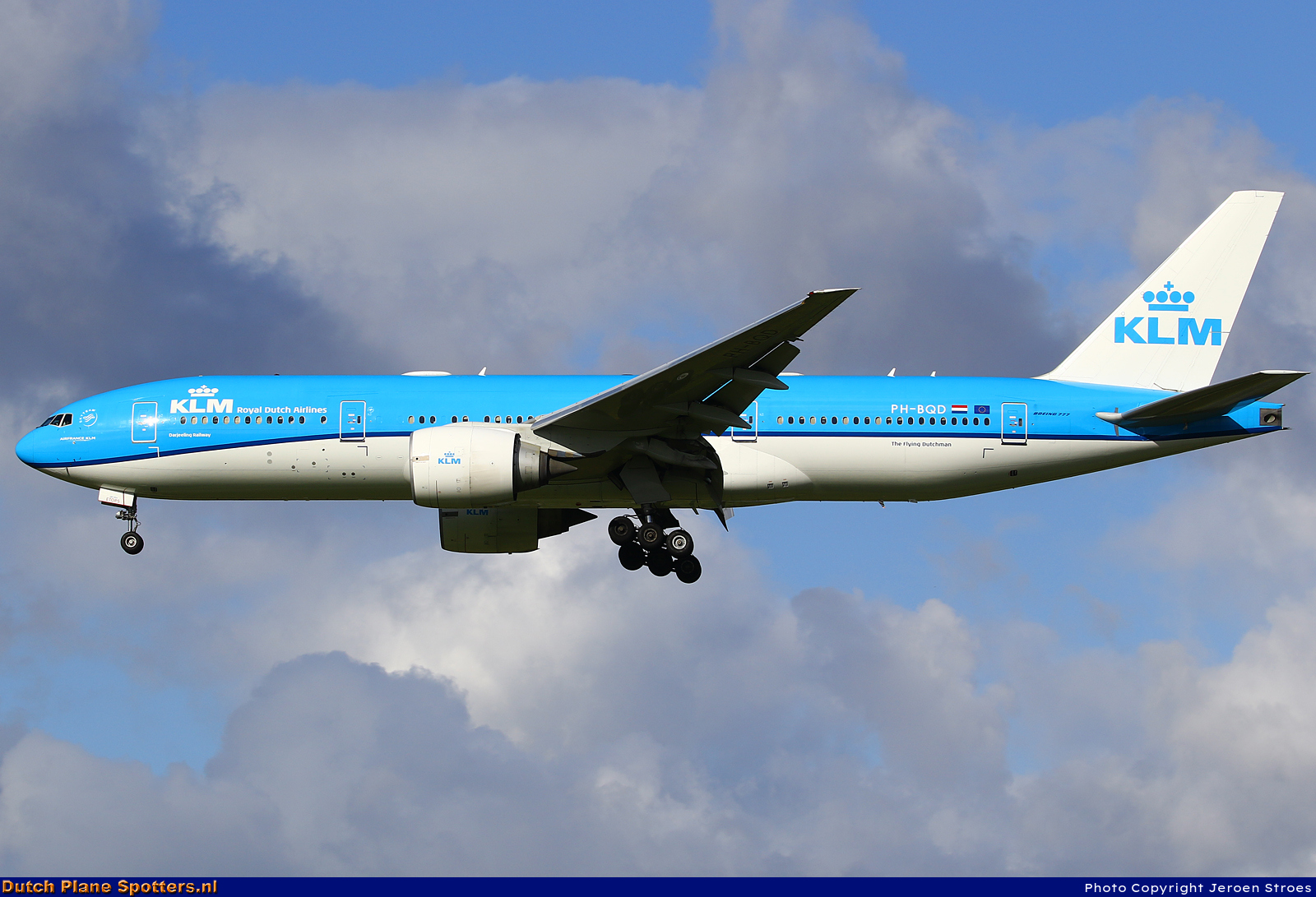 PH-BQD Boeing 777-200 KLM Royal Dutch Airlines by Jeroen Stroes