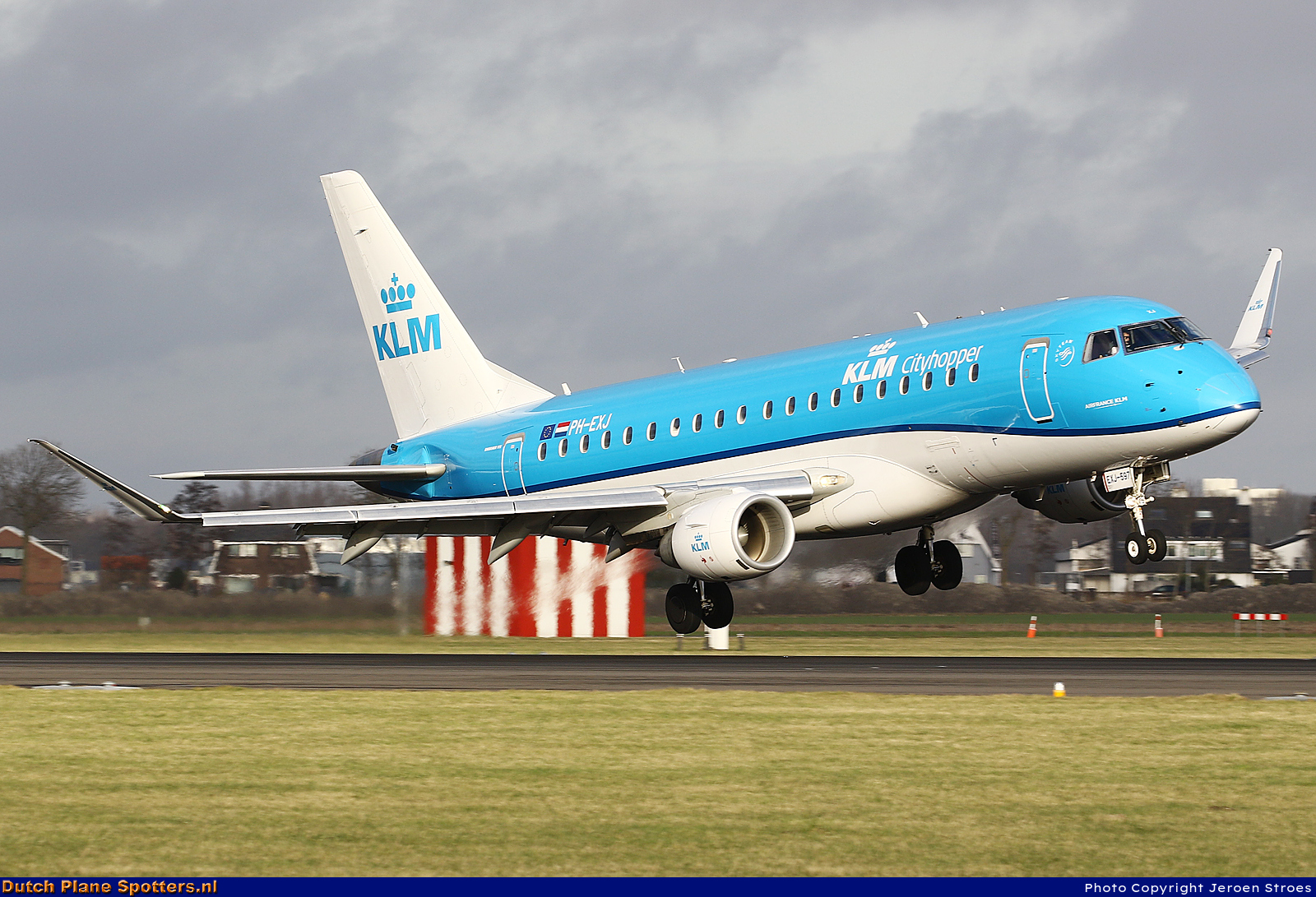 PH-EXJ Embraer 175 KLM Cityhopper by Jeroen Stroes