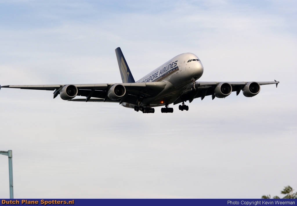 9V-AKT Airbus A380-800 Singapore Airlines by Kevin Weerman