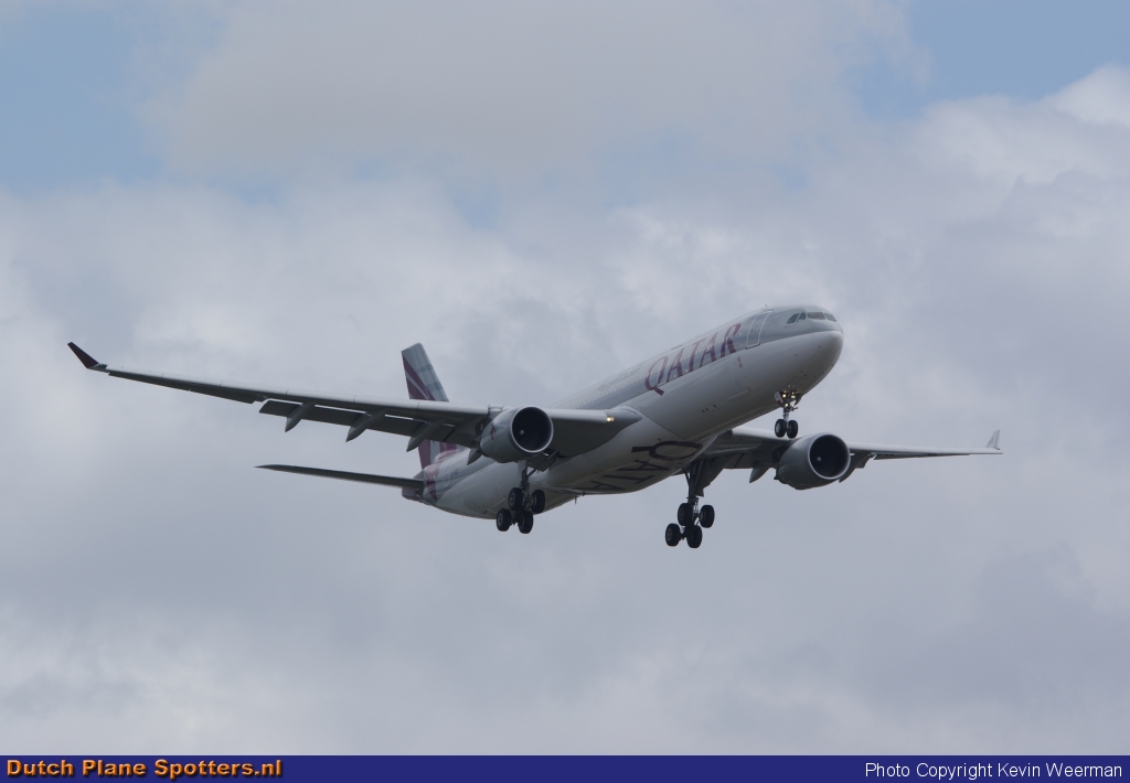 A7-AEC Airbus A330-200 Qatar Airways by Kevin Weerman