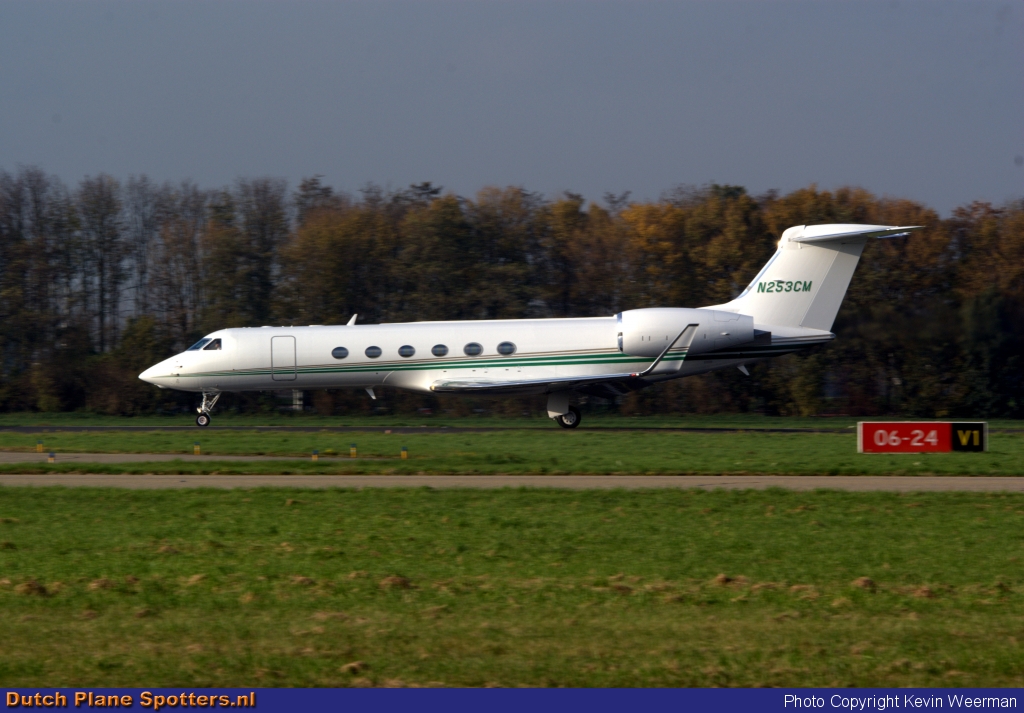 N253CM Gulfstream G-V Private by Kevin Weerman