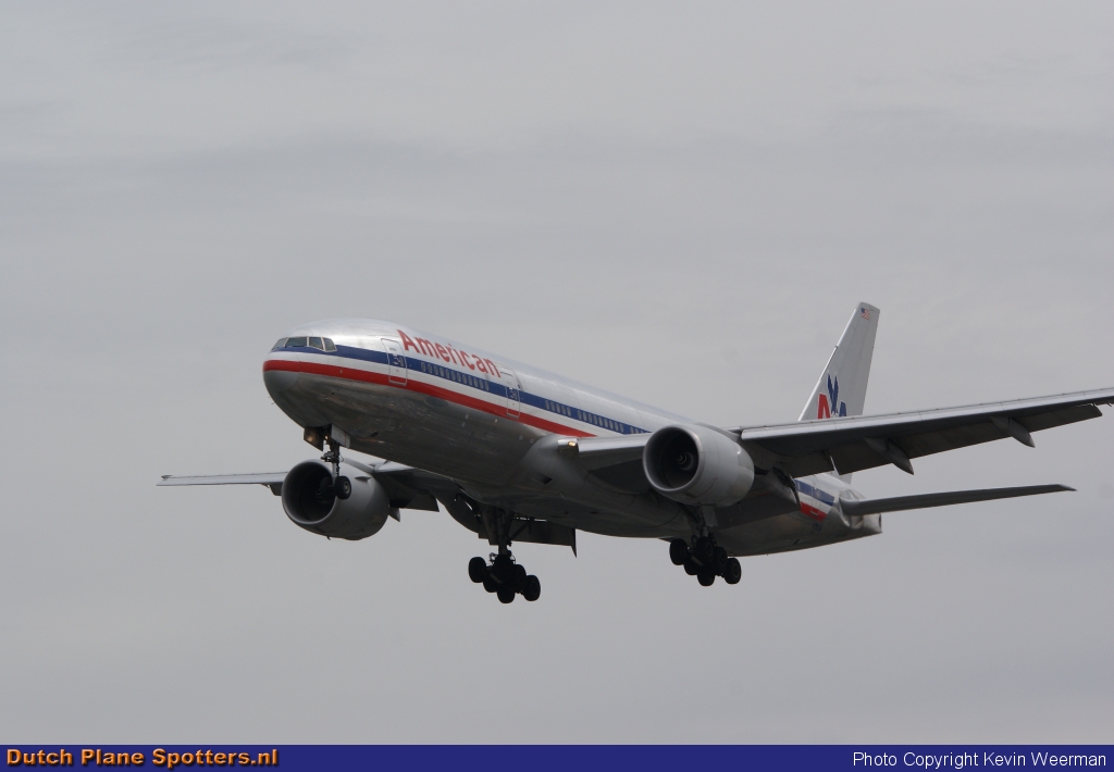 N785AN Boeing 777-200 American Airlines by Kevin Weerman